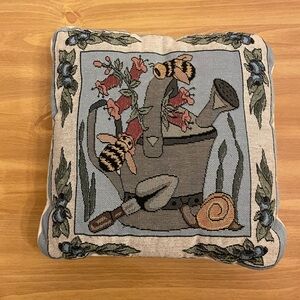 Vintage needlepoint bees and flowers throw pillow w/ blueberry boarder 13”x13”